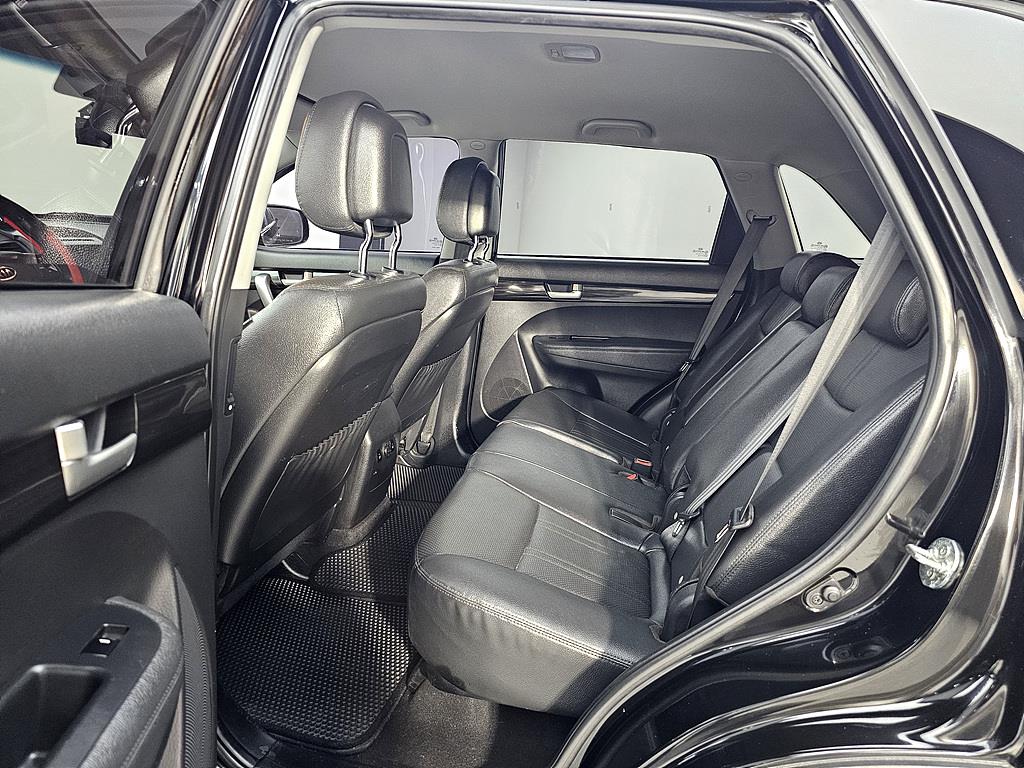 KIA Sorento - Vista 9
