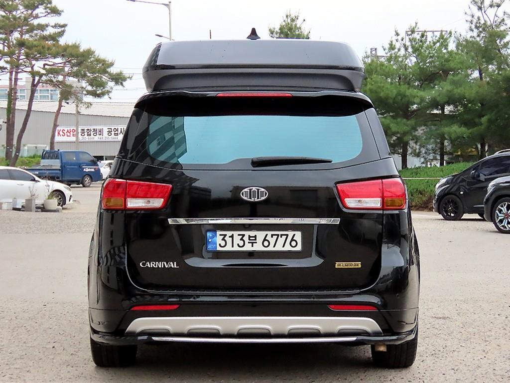 KIA Carnival - Vista 4