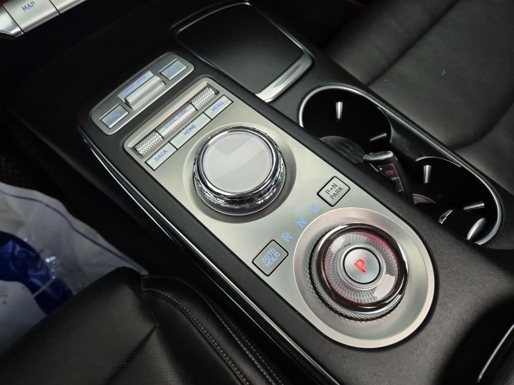 Genesis GV70 - Vista 12