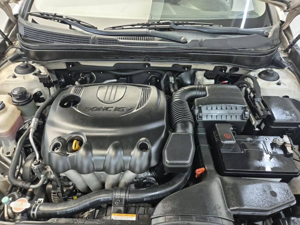 HYUNDAI Sonata - Vista 5