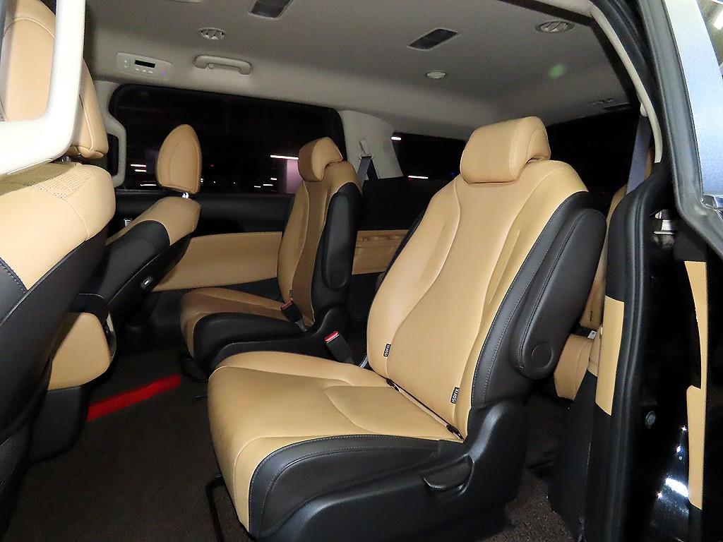 KIA Carnival - Vista 7