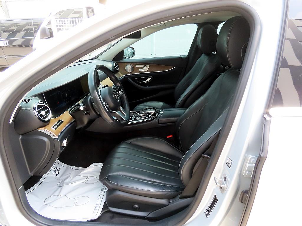 Mercedes Benz E class - Vista 5