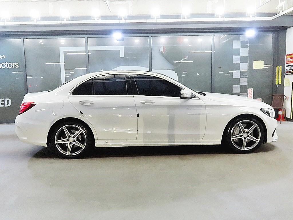 Mercedes Benz C Class - Vista 3