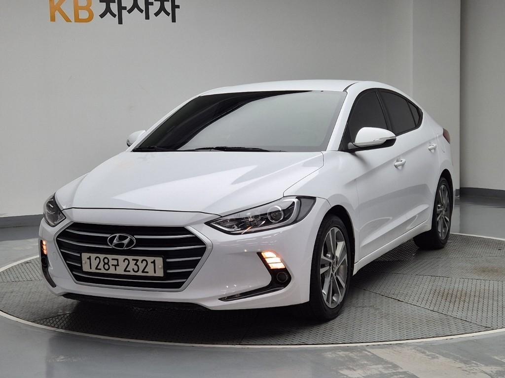 HYUNDAI Avante 2018 Blanco - Importación desde Corea - HF Imports Iquique - Foto 1