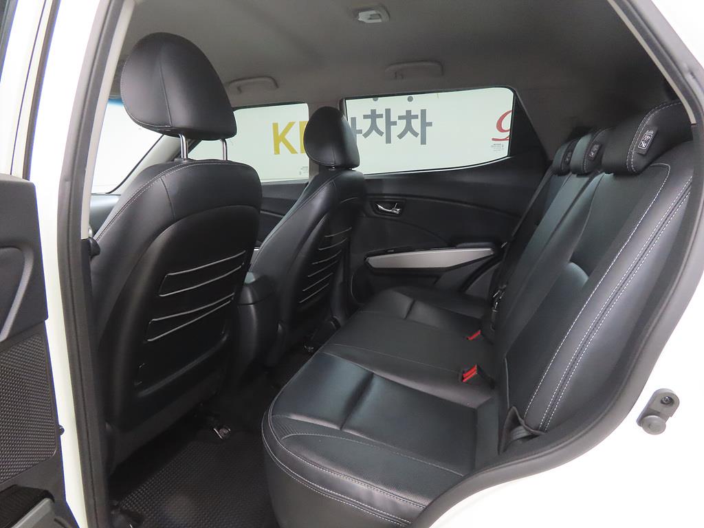 Ssangyong Tivoli - Vista 6