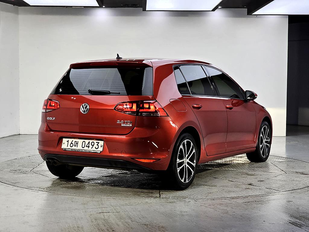 Volkswagen Golf - Vista 4