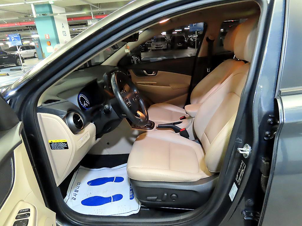 HYUNDAI Kona - Vista 6