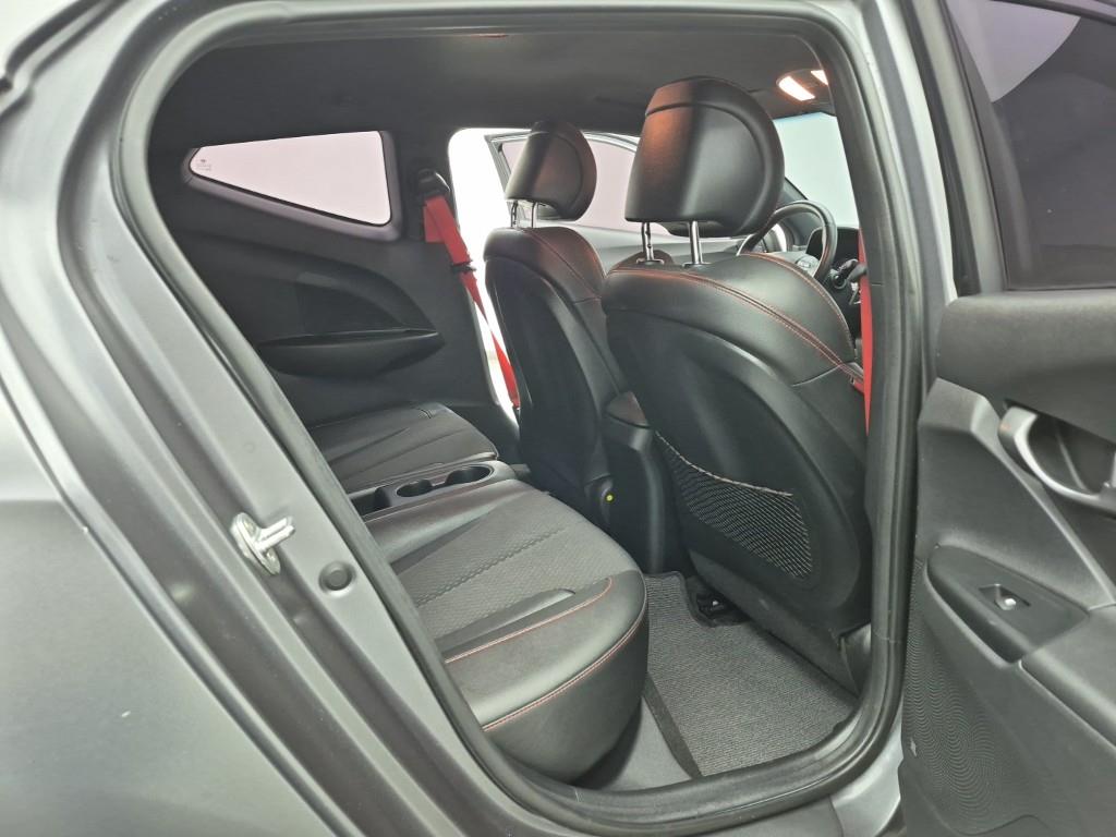 HYUNDAI Veloster - Vista 12