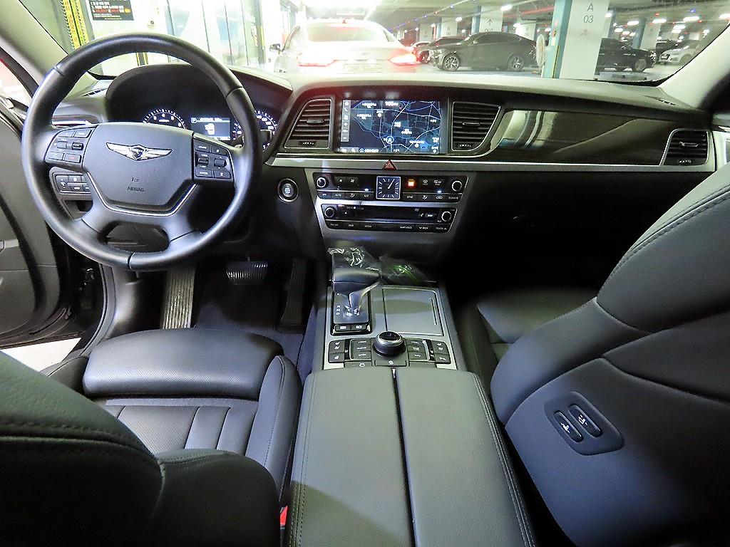 Genesis G80 - Vista 10