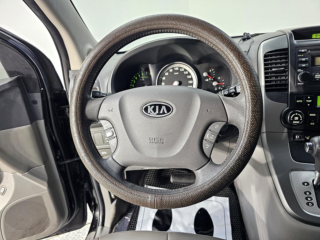 KIA Carnival - Vista 12