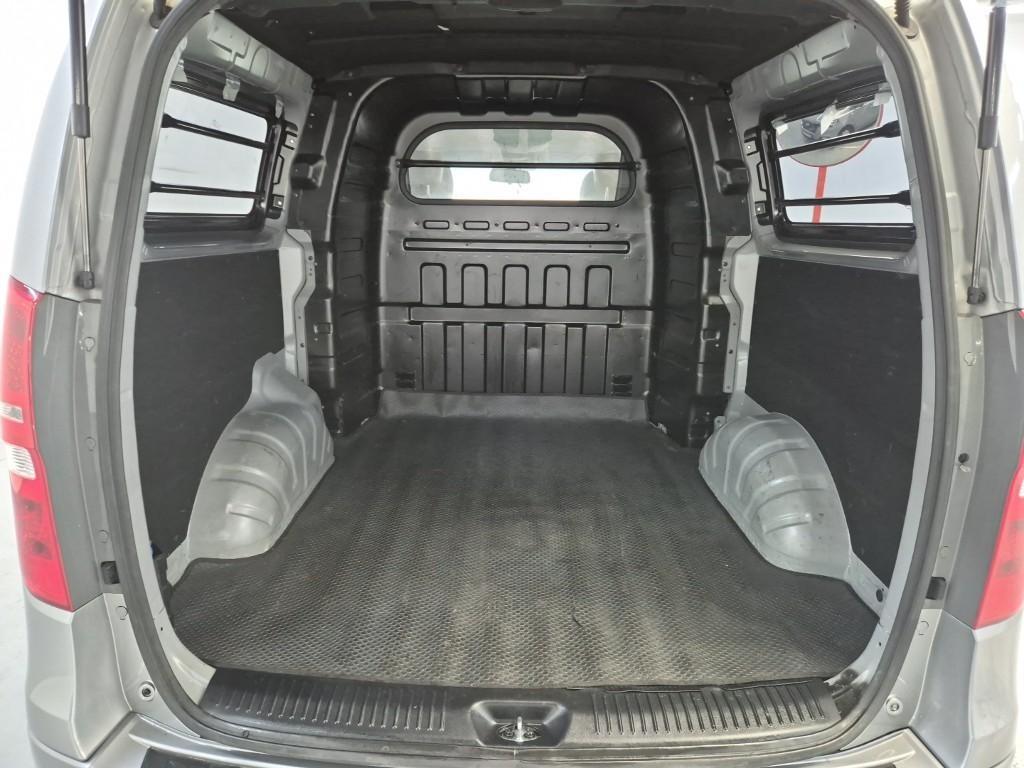 HYUNDAI Starex 2019 Gris - Importación desde Corea - HF Imports Iquique - Foto 18