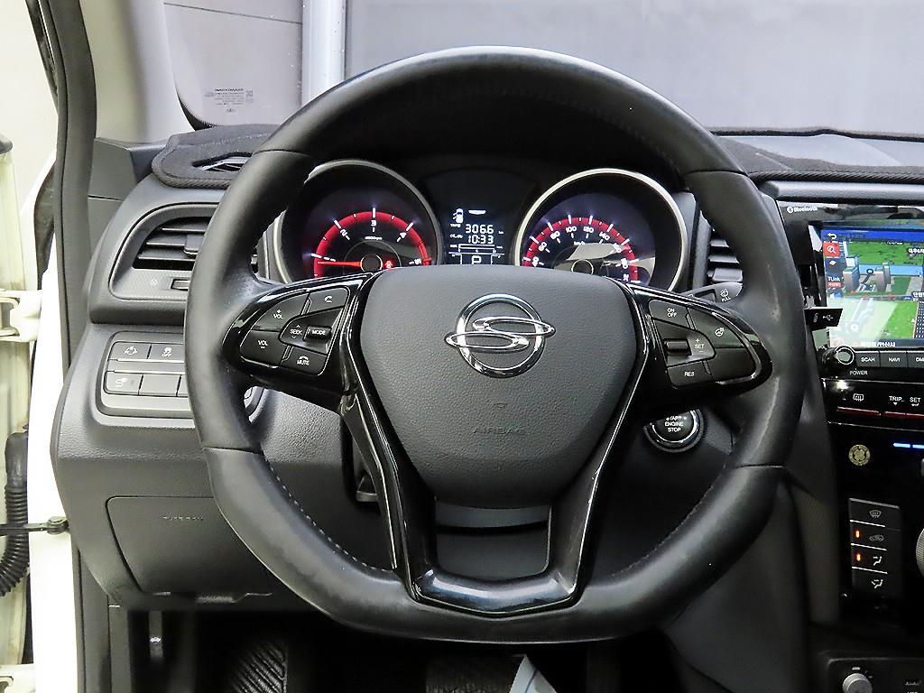 Ssangyong Tivoli - Vista 9