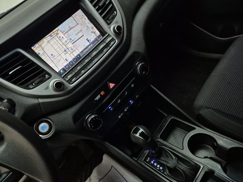 HYUNDAI Tucson - Vista 10