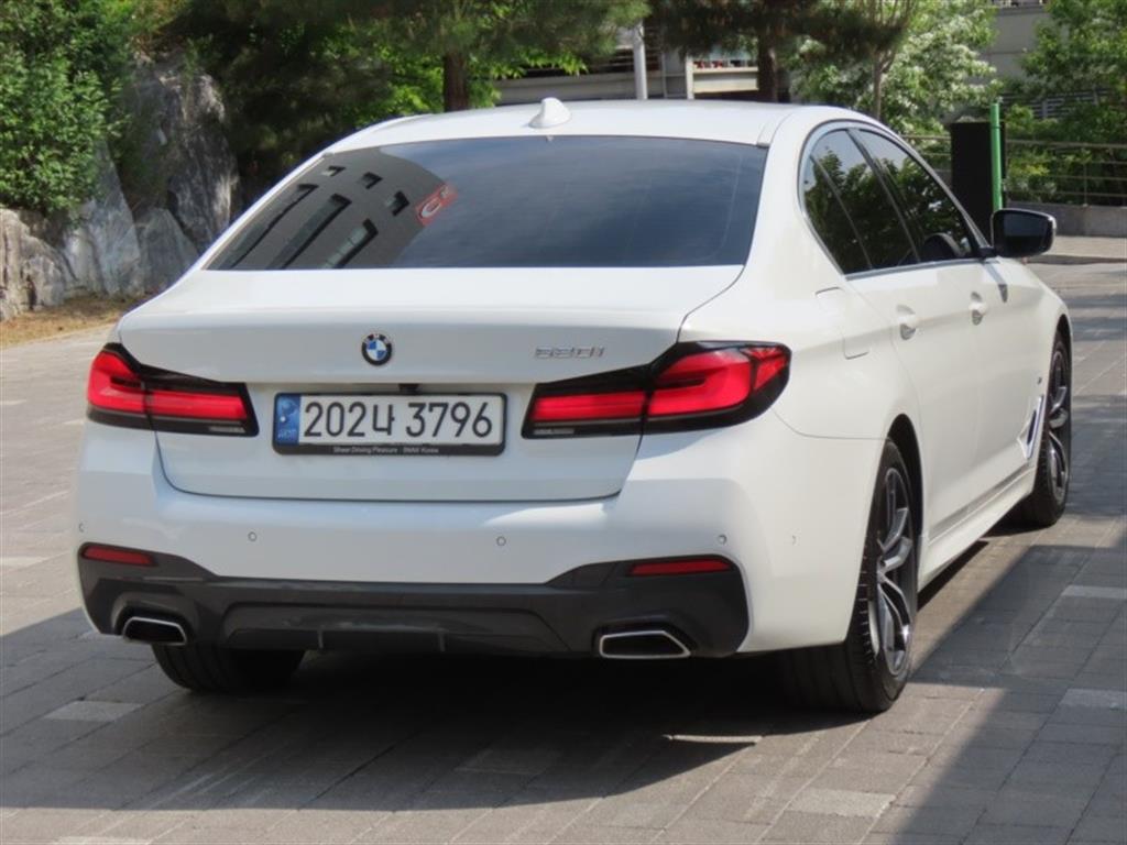 BMW 5 Series - Vista 5