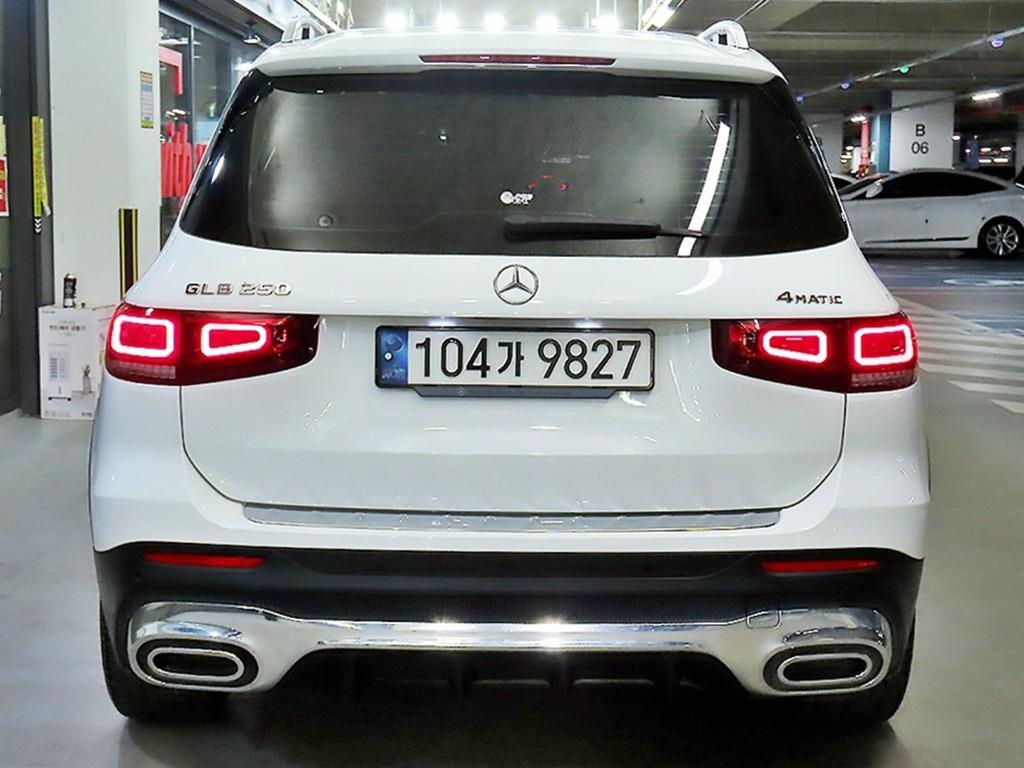 Mercedes Benz GLB Class - Vista 5