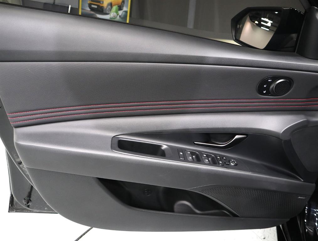 HYUNDAI Avante - Vista 8
