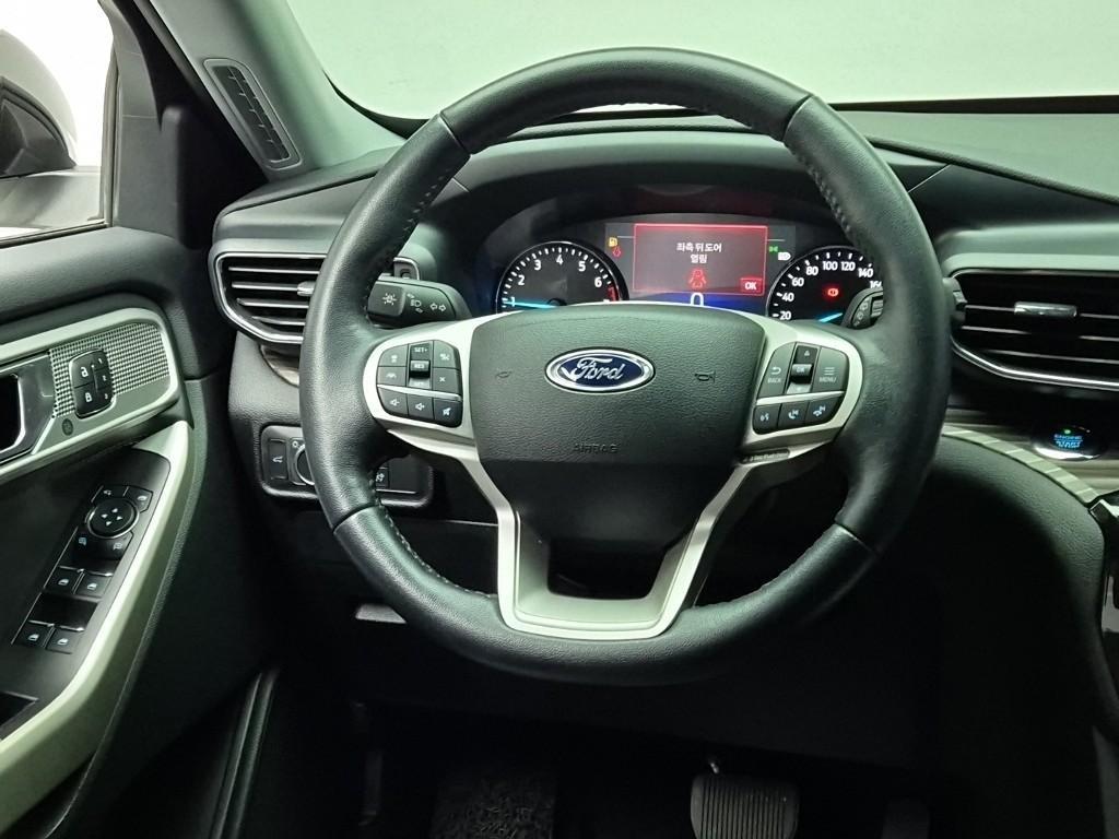 Ford Explorer - Vista 10