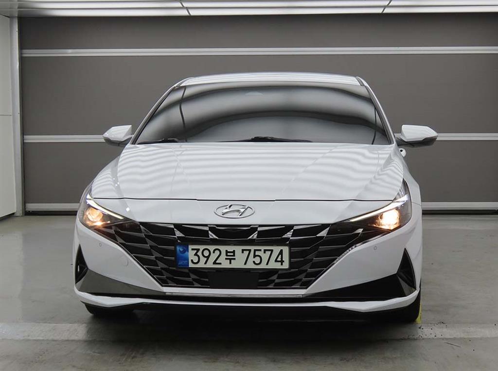 HYUNDAI Avante - Vista 2