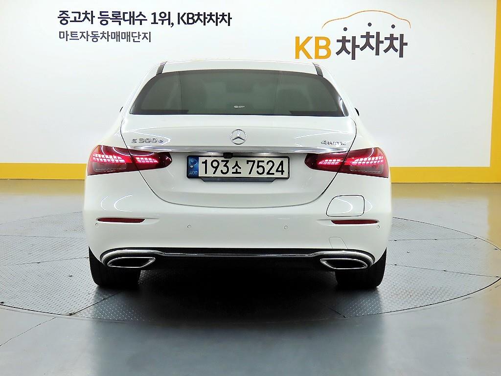 Mercedes Benz E class - Vista 3