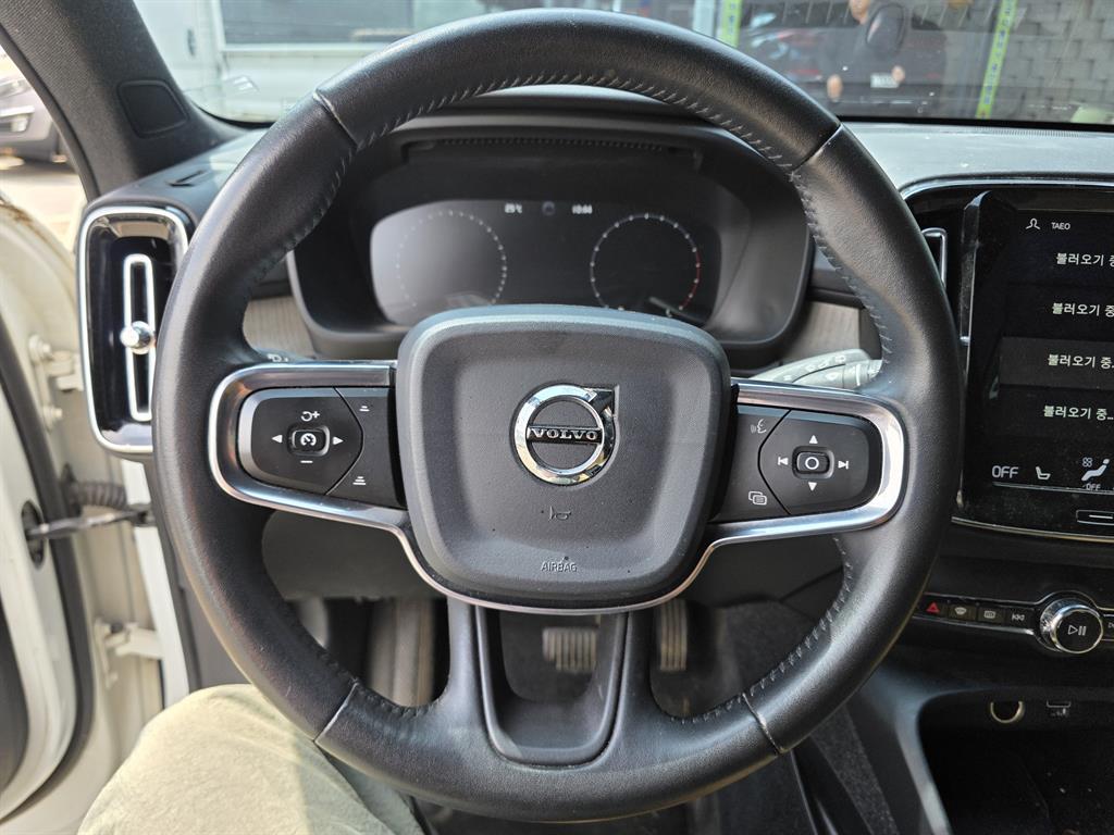 Volvo XC40 - Vista 8