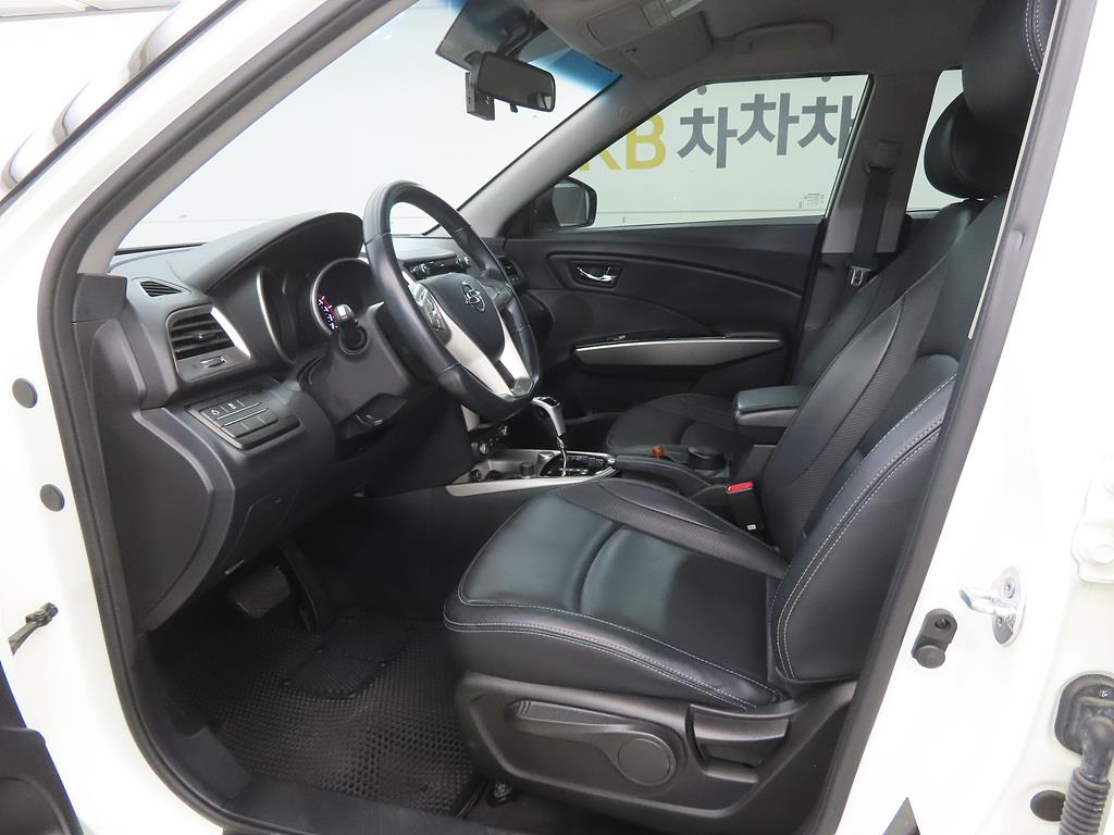 Ssangyong Tivoli - Vista 5