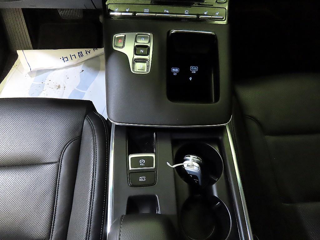 HYUNDAI Grandeur - Vista 12