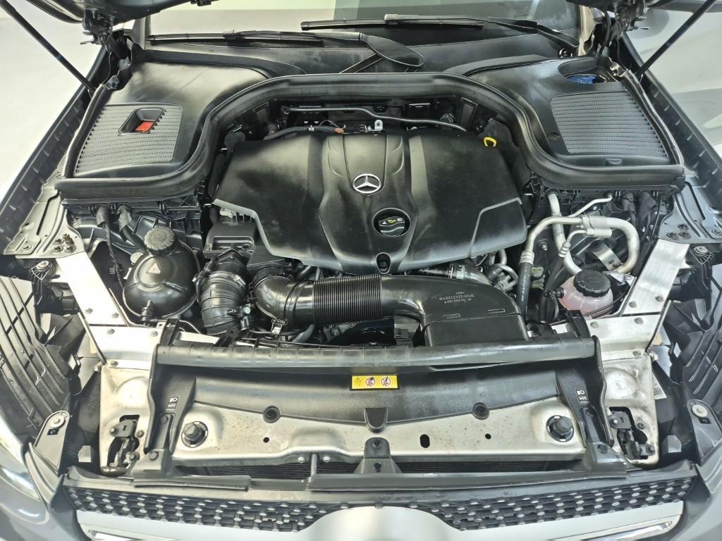 Mercedes Benz GLC Class - Vista 5