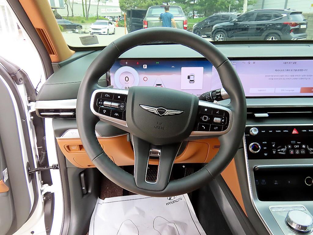 Genesis GV80 - Vista 8
