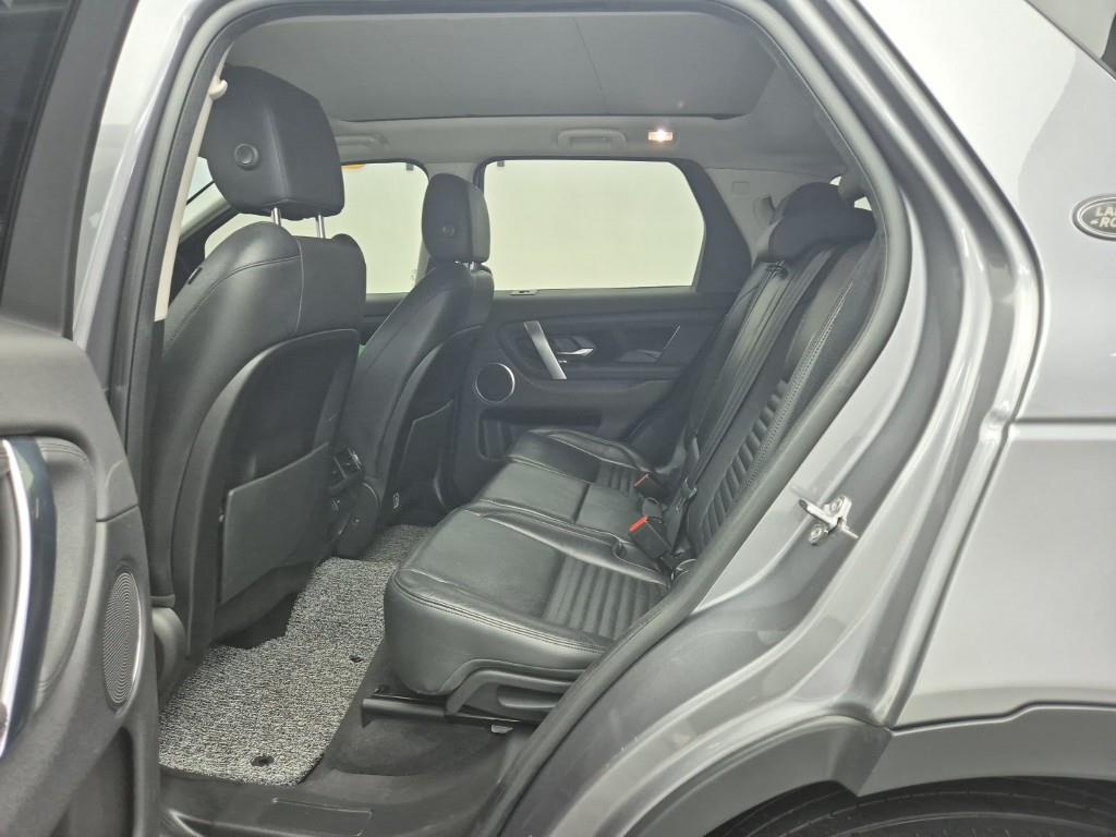 Land Rover Discovery Sports - Vista 12