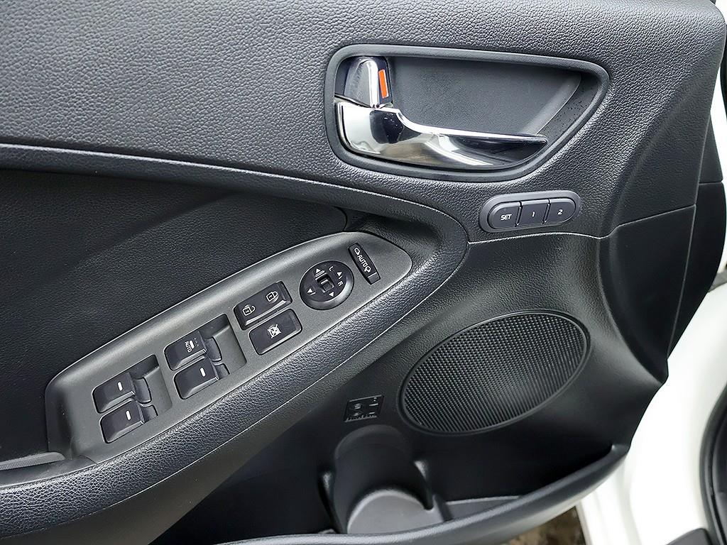 KIA K3 2014 Blanco - Importación desde Corea - HF Imports Iquique - Foto 13