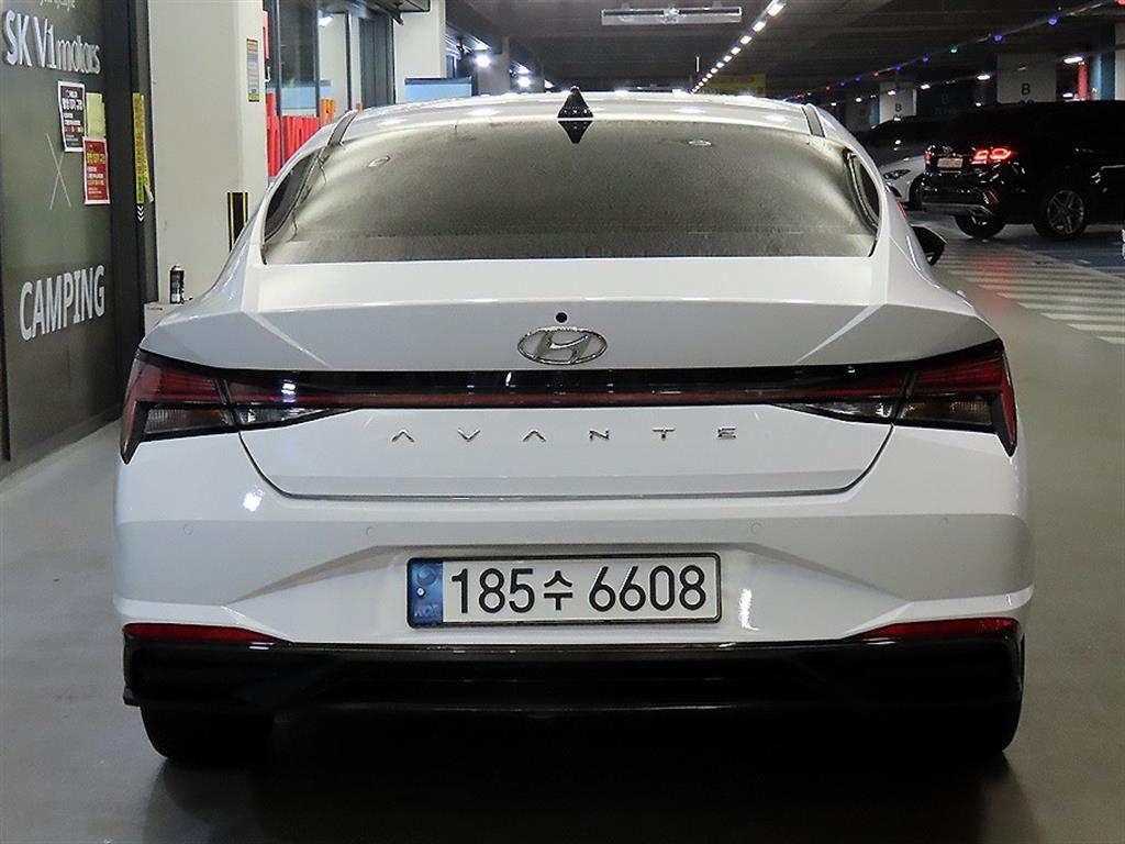 HYUNDAI Avante - Vista 5