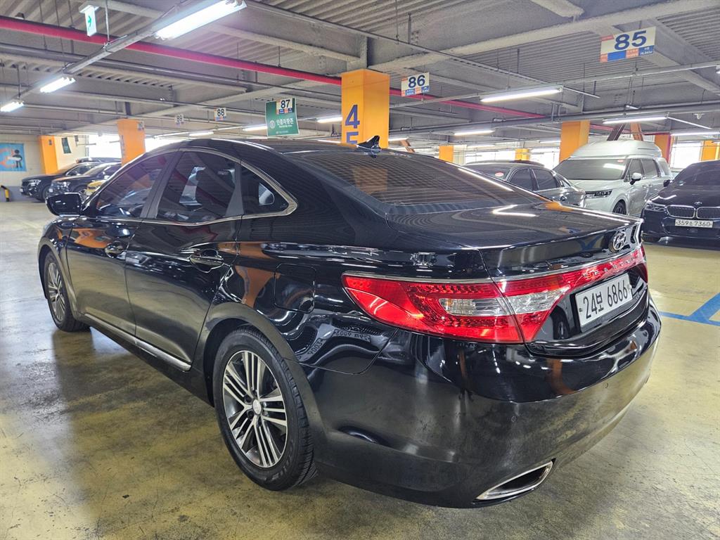 HYUNDAI Grandeur - Vista 5