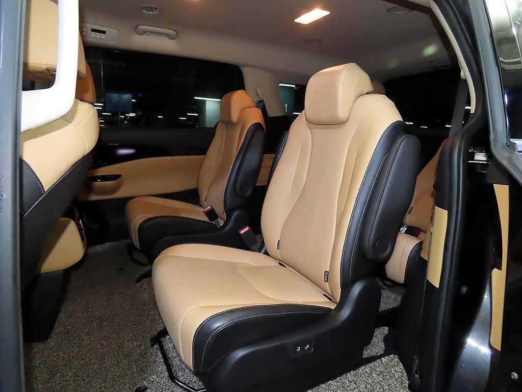 KIA Carnival - Vista 7