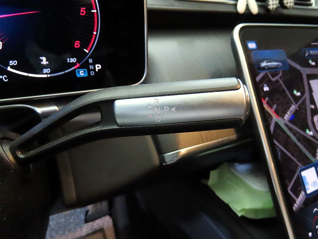 Mercedes Benz S Class - Vista 12