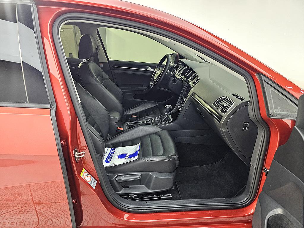Volkswagen Golf - Vista 11