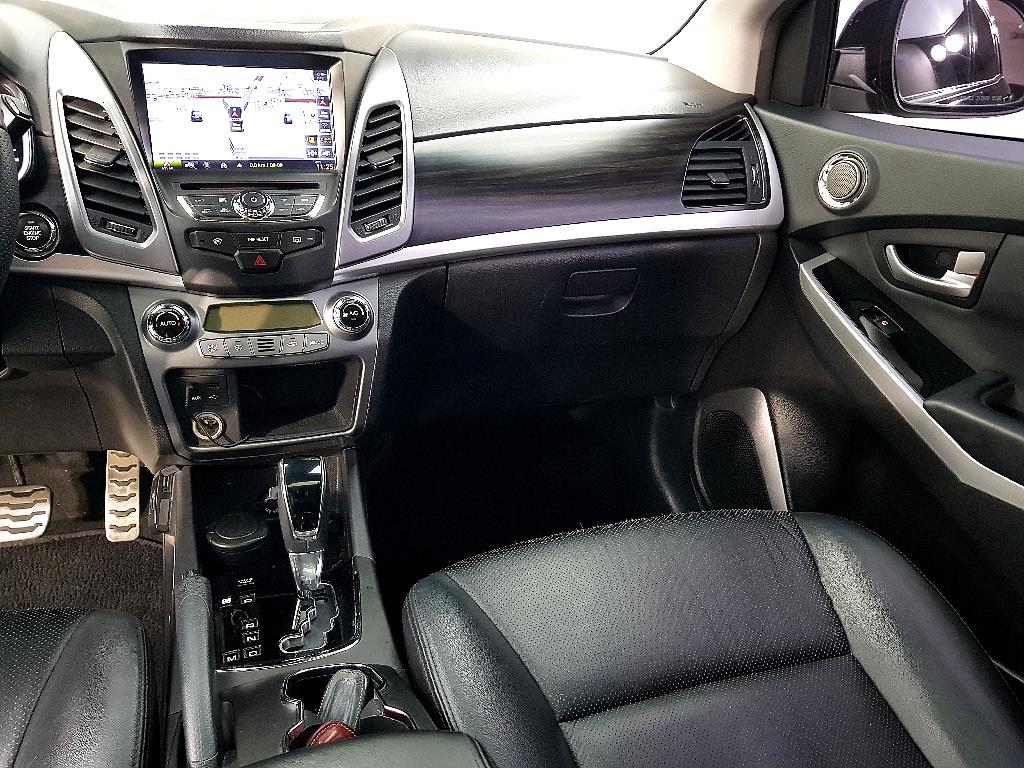 Ssangyong Korando - Vista 9