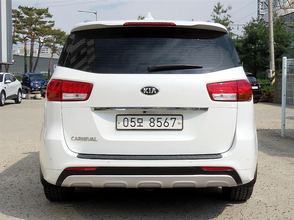 KIA Carnival - Vista 4