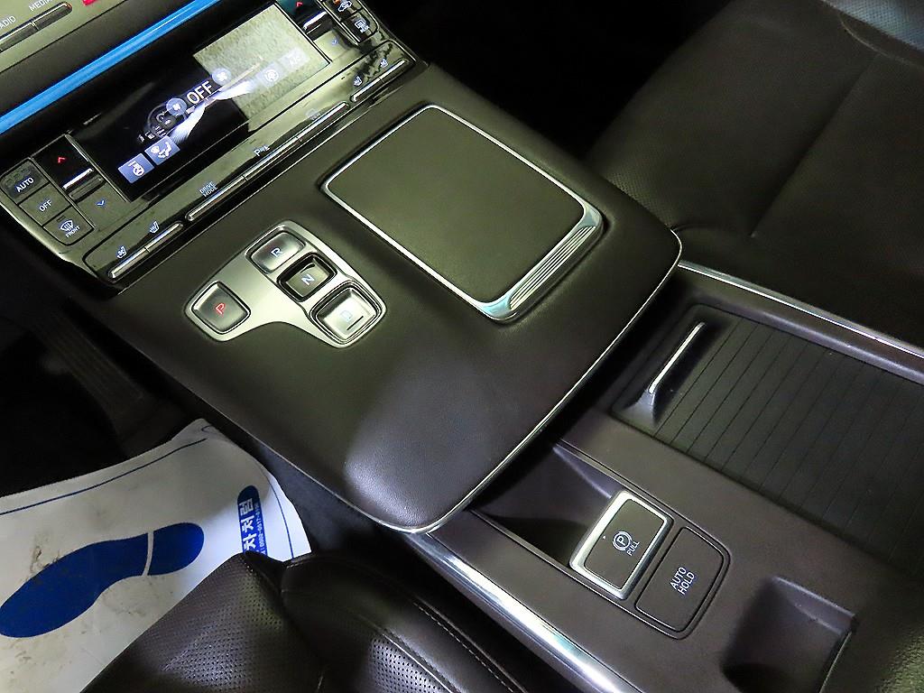 HYUNDAI Grandeur - Vista 12
