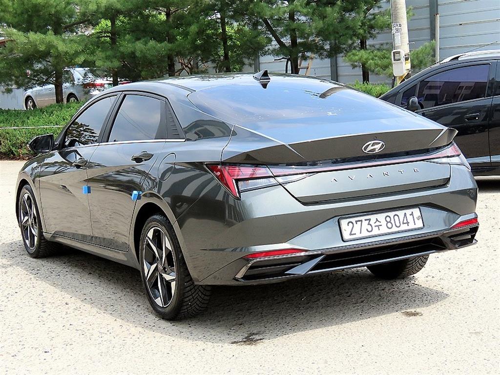 HYUNDAI Avante - Vista 3
