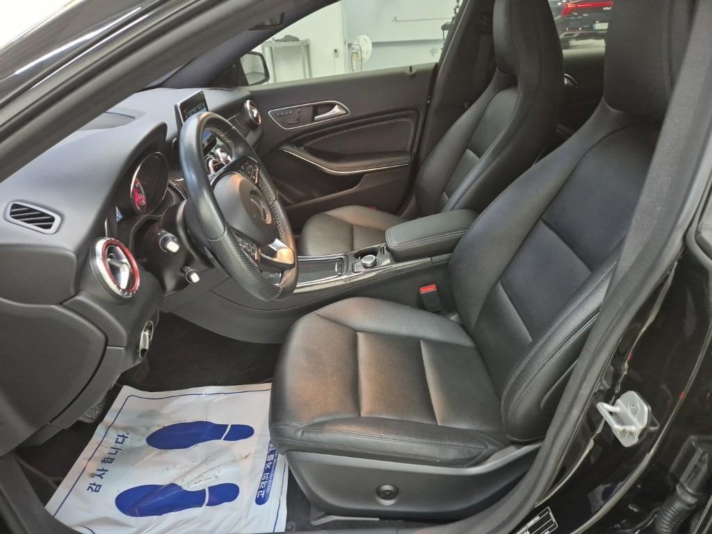 Mercedes Benz CLA Class - Vista 11