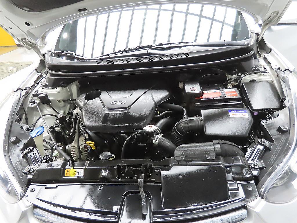 HYUNDAI Avante 2015 Gris - Importación desde Corea - HF Imports Iquique - Foto 8