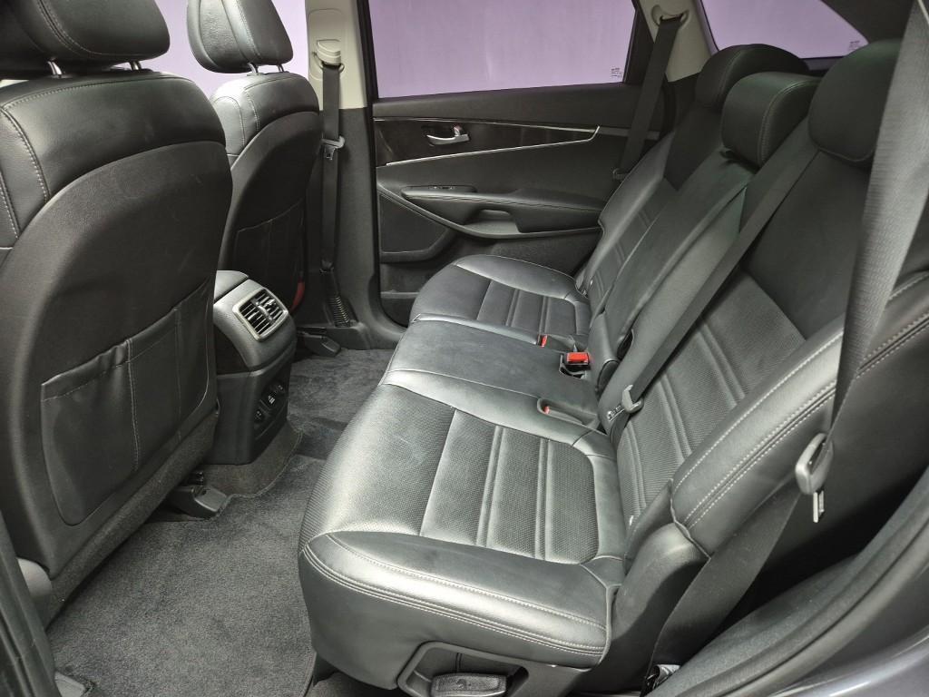 KIA Sorento - Vista 12