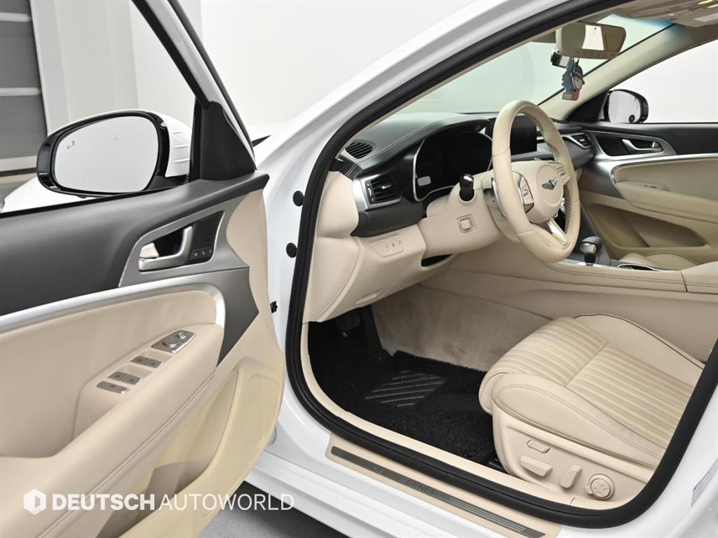 Genesis G70 - Vista 11