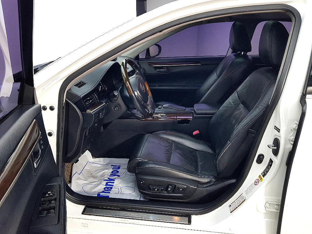 Lexus ES - Vista 8