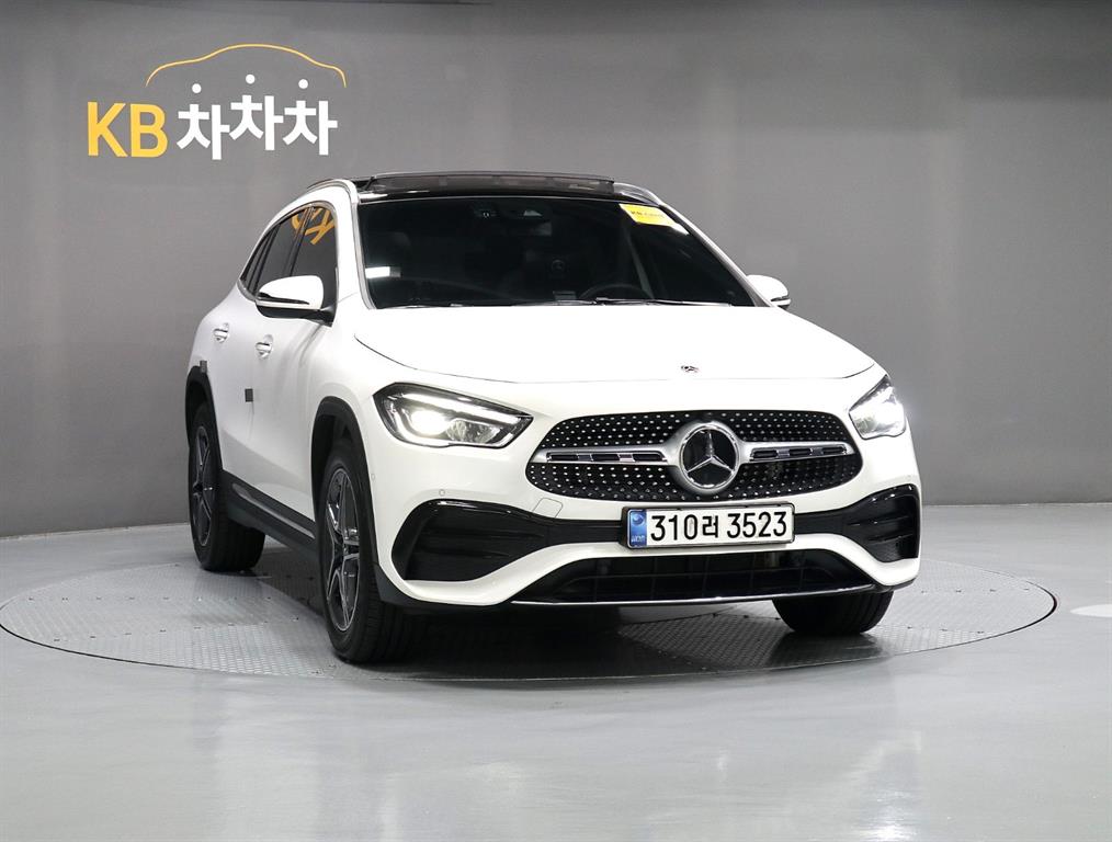 Mercedes Benz GLA Class - Vista 2