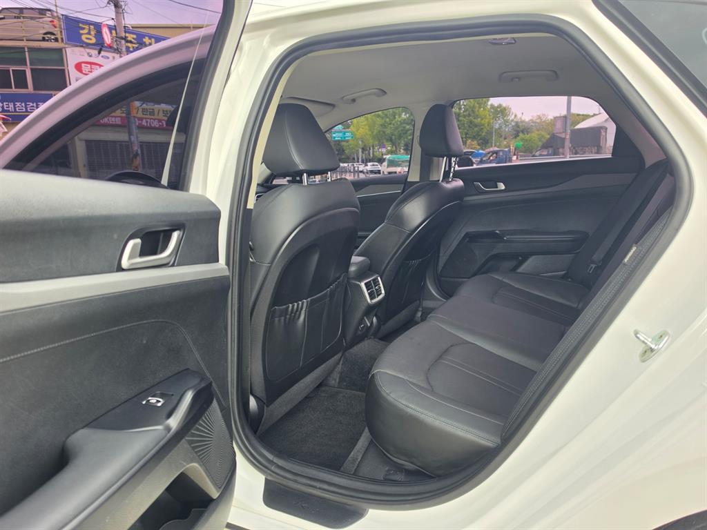 KIA K5 - Vista 11