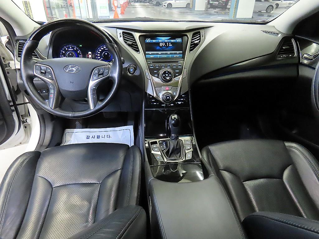 HYUNDAI Grandeur - Vista 10