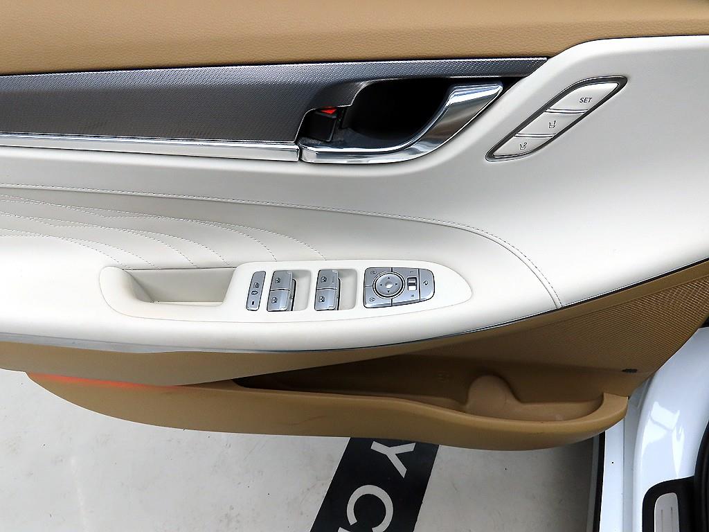 HYUNDAI Grandeur - Vista 11