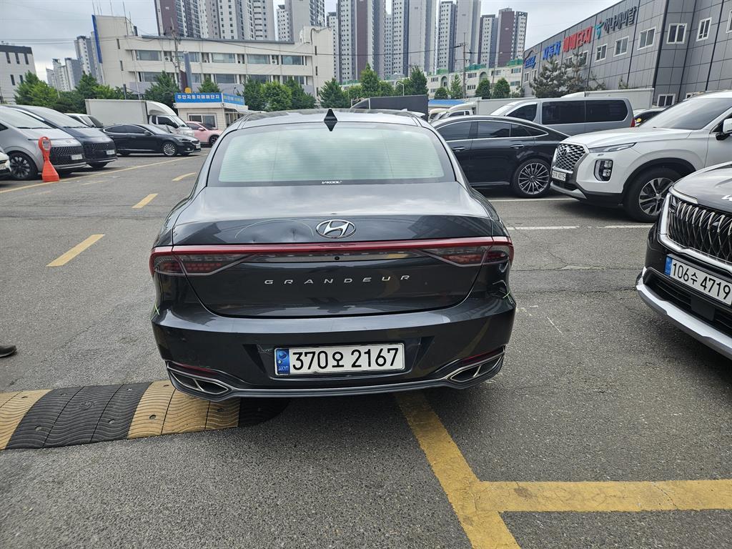 HYUNDAI Grandeur - Vista 2