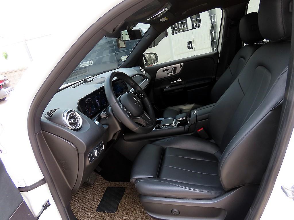 Mercedes Benz GLB Class - Vista 5